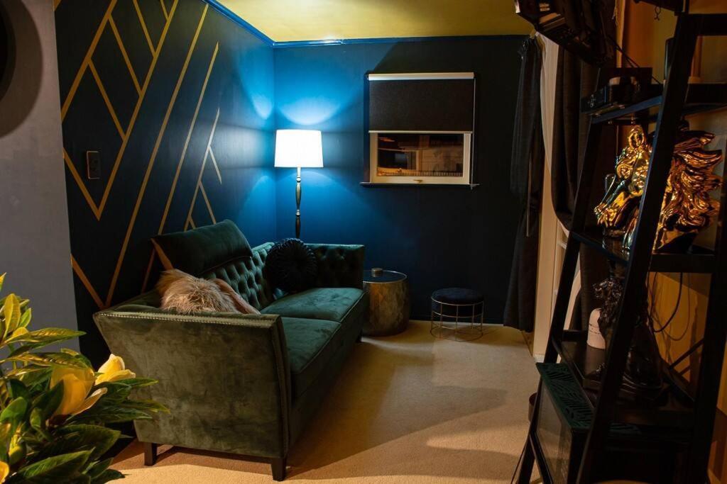 HOH - Hazel's Boudoir Appartement Matamata Buitenkant foto